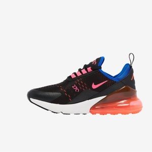 Nike AirMax Sneaker 270. Size 10 in woman.